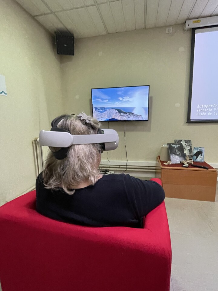 VR